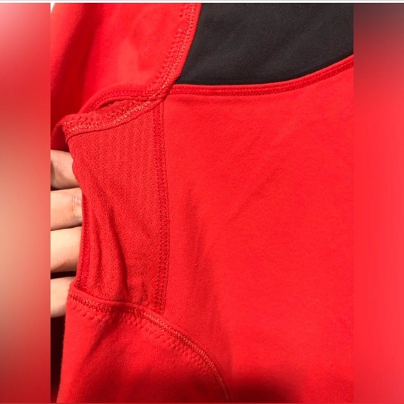 LULULEMON red women’s jacket size S/M. - Picture 5 of 6
